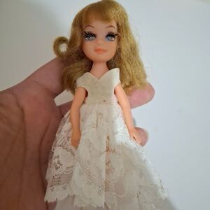 Vintage 1967 Uneeda Tiny Teens Bride  5" Doll In Wedding Dress Hong Kong Rare